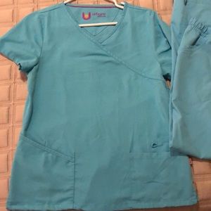 Urbane Ultimate Scrub Set - Sky Blue